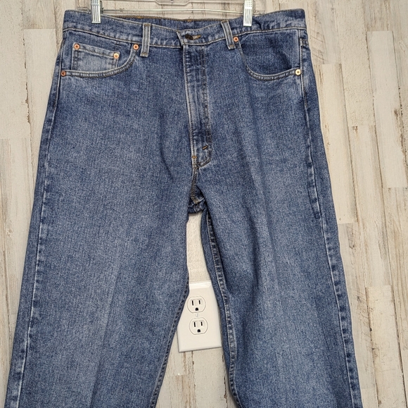 Vintage 90s Levi's 554 Straight Leg Jeans Men's 36 x 34 Made in USA Med Wash - Picture 3 of 11